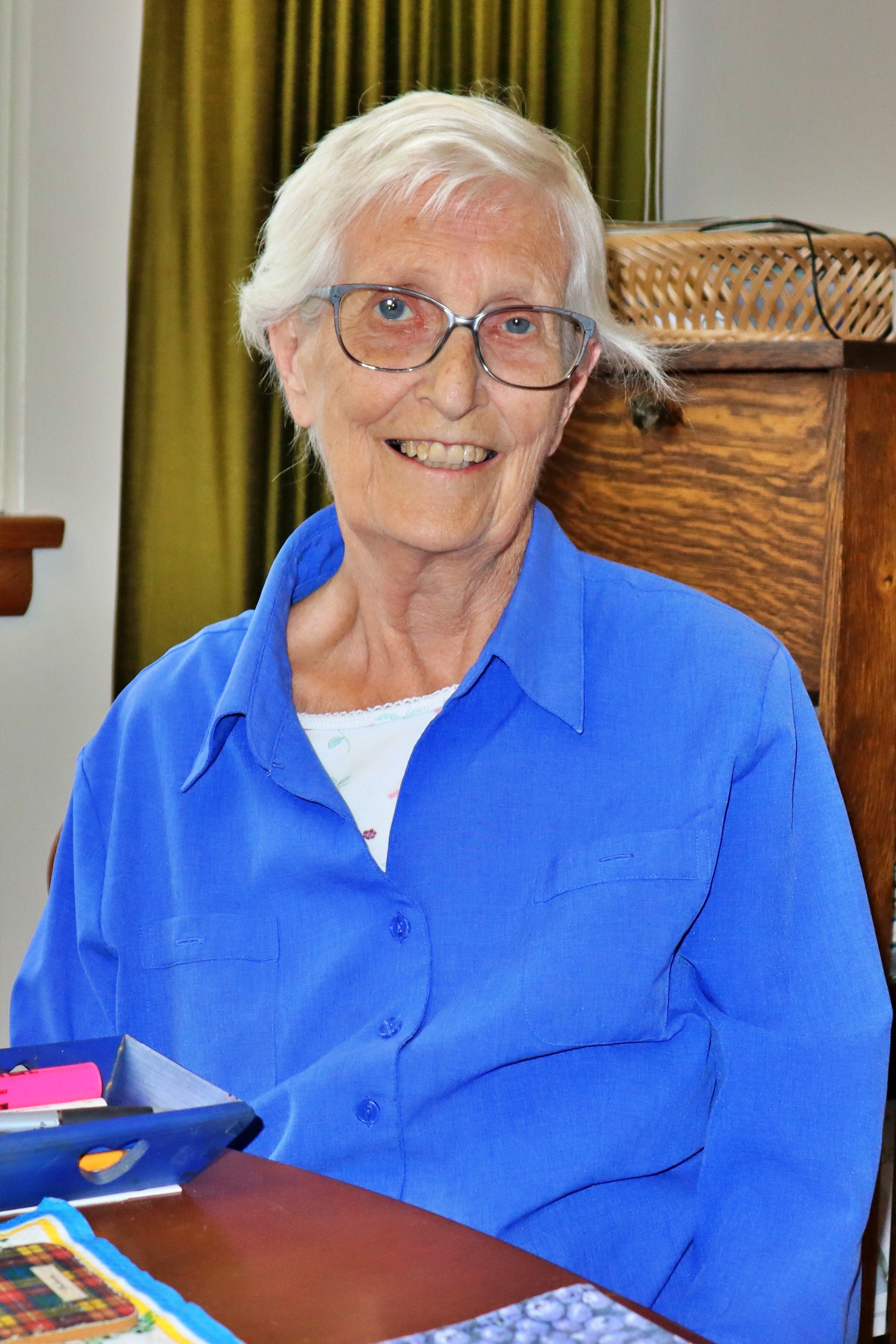 Elinor Barr
