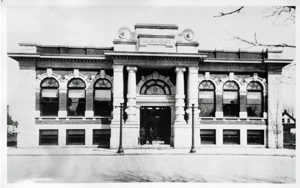 Fort William Public Library exterior