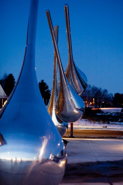 Traveller`s Return droplet shaped scupltures