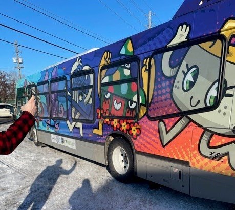 A photo of the 50th Anniversary Art bus