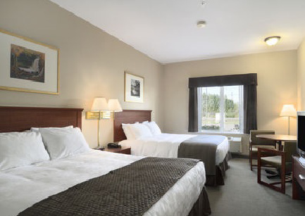 Days Inn double queen suite