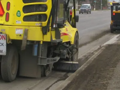 Street-Sweeping-for-News2.jpg
