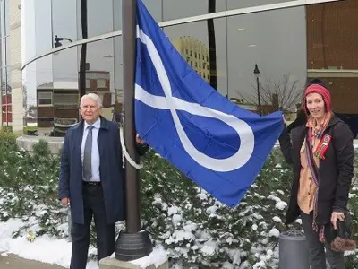 metis-flag-raising-for-website.jpg