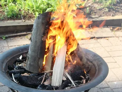 Backyardfire-sizedforhomepagefeaturenewsitem.jpg