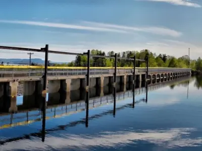 BoulevardLakeDam.jpg