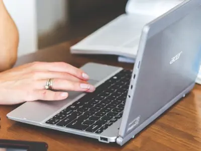 websitecomputerpicture-cropped.jpg